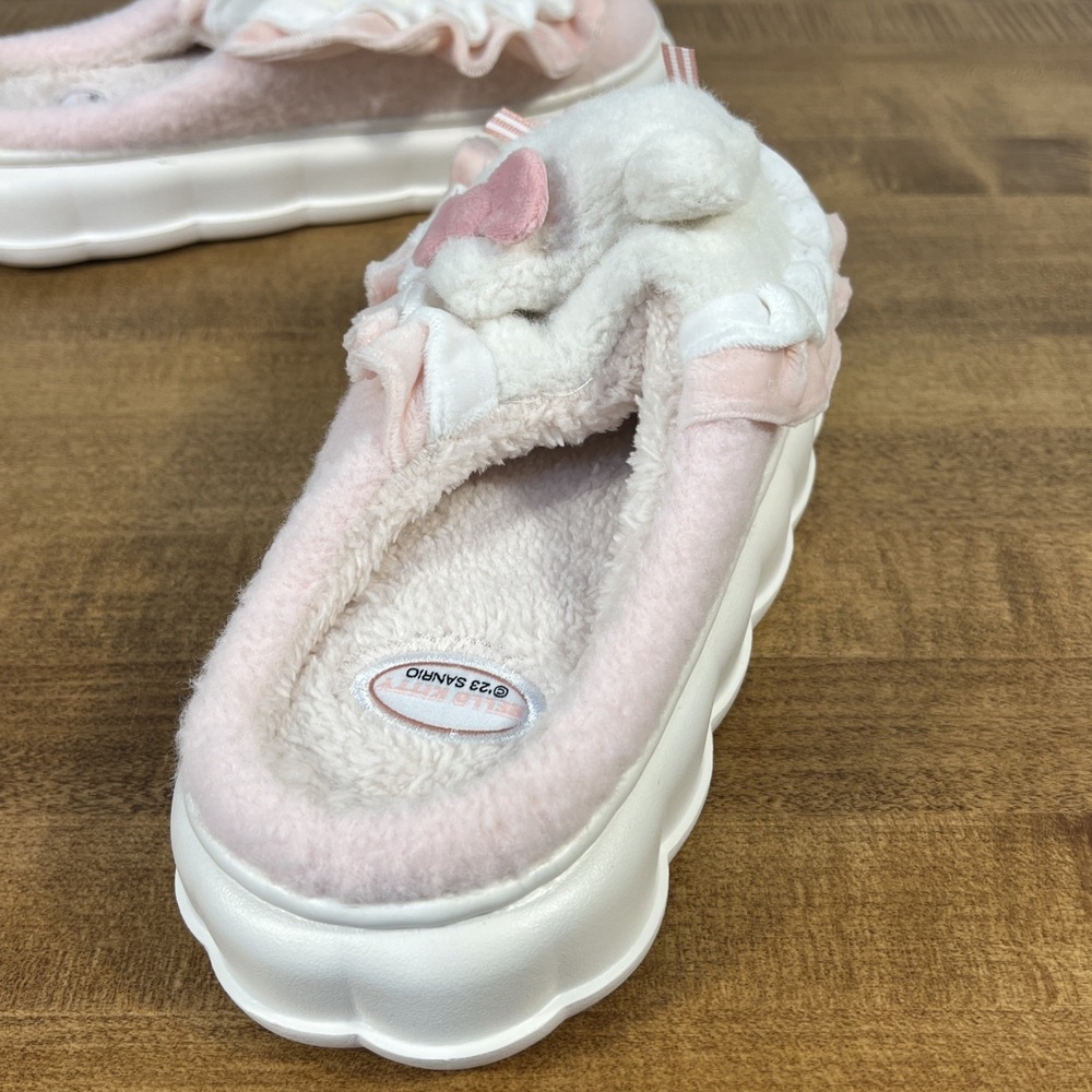 Sanrio HELLO KITTY Women's Plush Slippers Size 40-41 - Picture 10 of 16